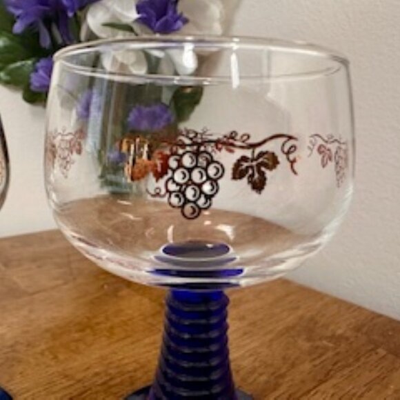 Vintage Cocktail Glasses Pair with Gold Grapevine Pattern and Cobalt Blue Beehiv - Picture 10 of 10